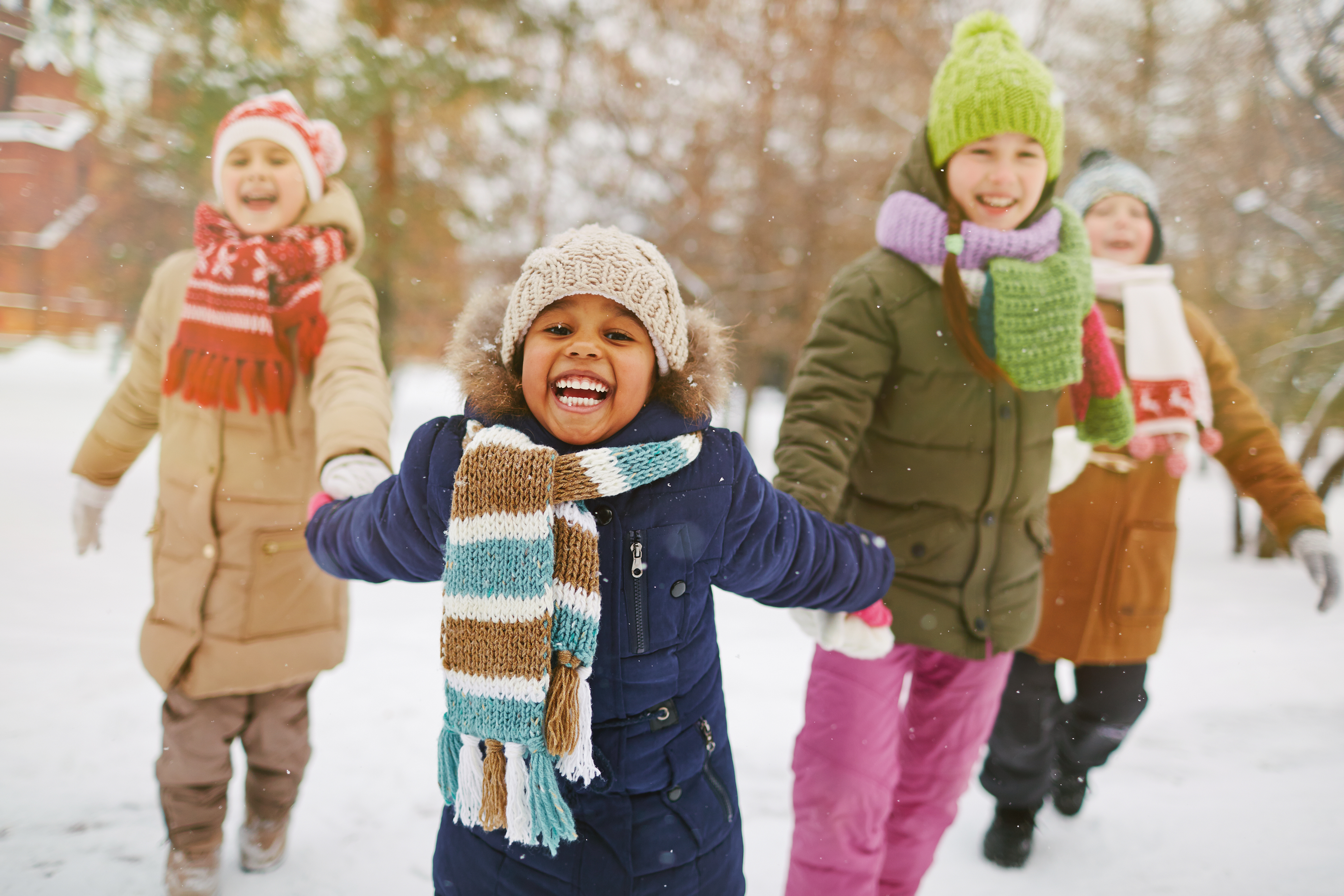 Kids playing in winter (2)